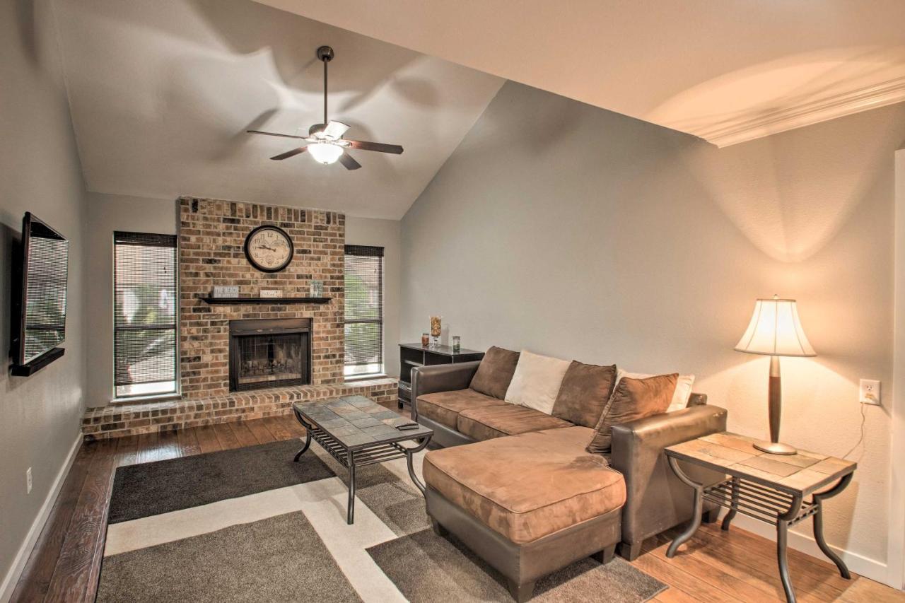 2-Story Pensacola Home With Game Room And Private Yard Esterno foto