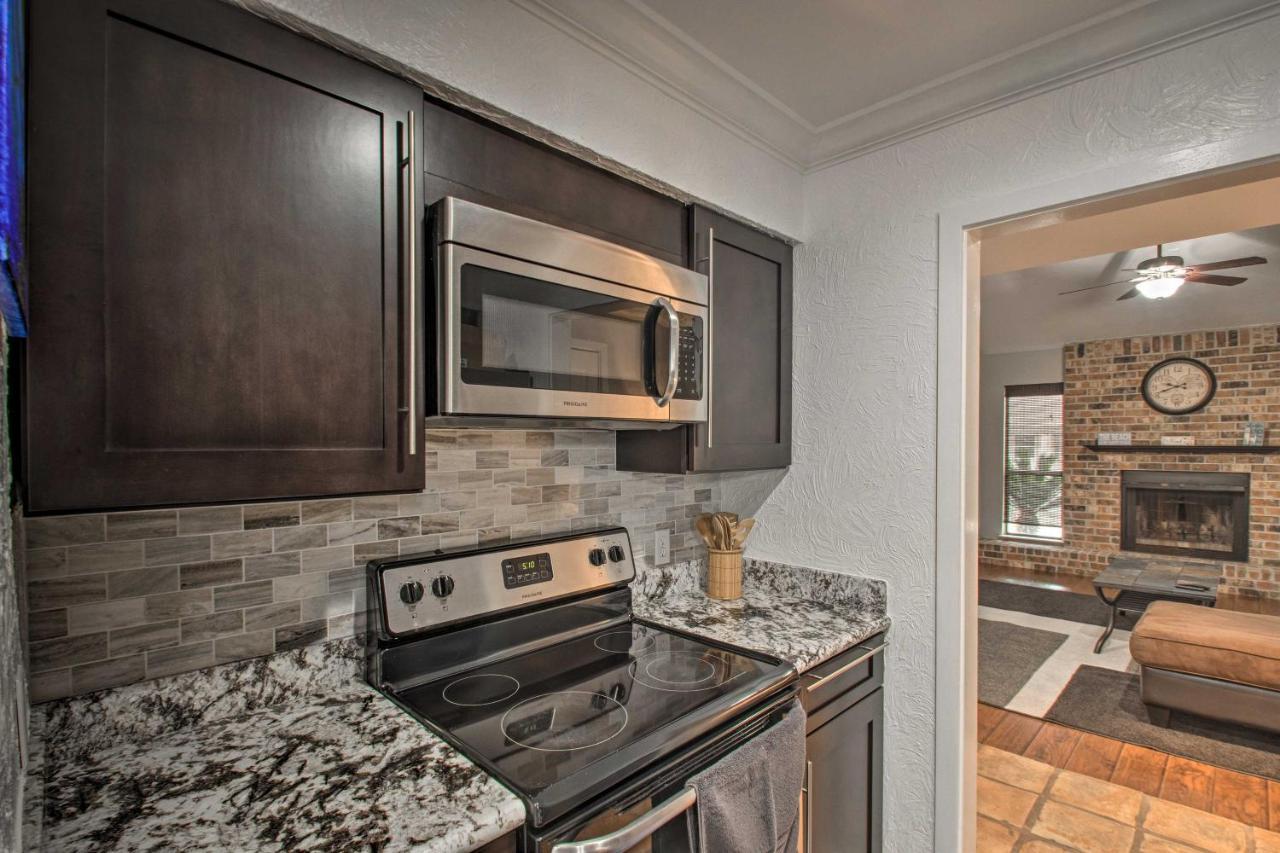 2-Story Pensacola Home With Game Room And Private Yard Esterno foto
